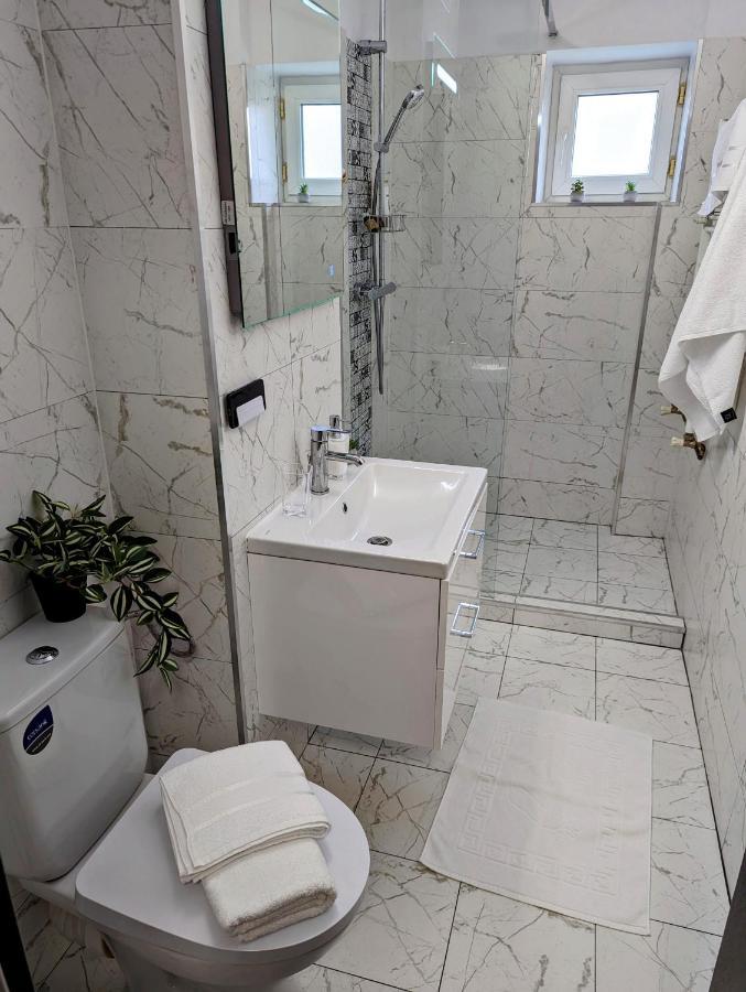 Sebastian Studio Apartment بوخارست المظهر الخارجي الصورة